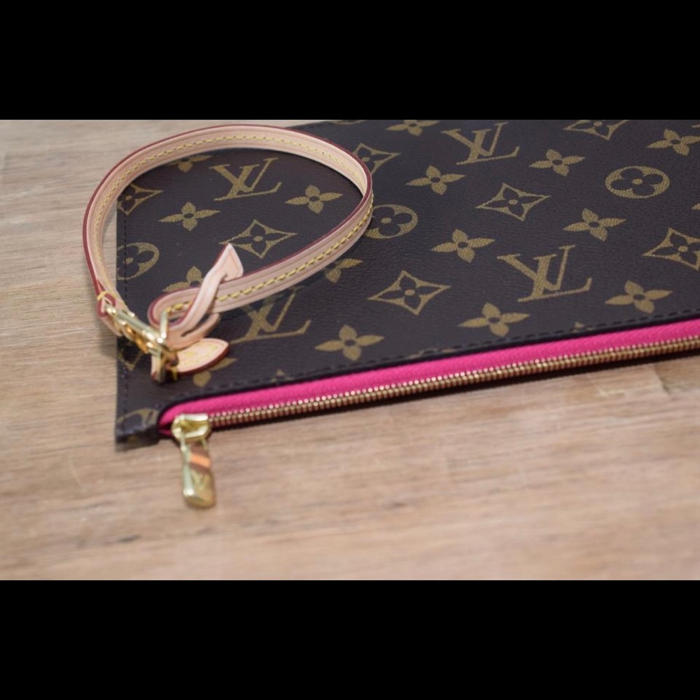 Louis Vuitton Neverfull Pouch
